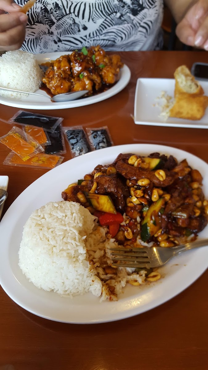 Lee's Asian Bistro-10